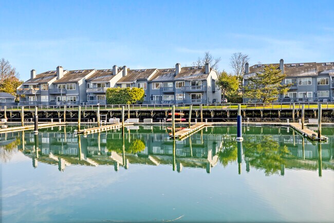 Building Photo - 1 Island Dr