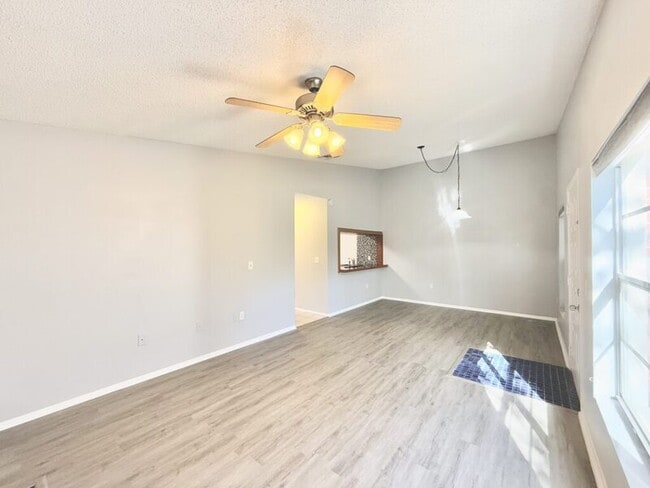 Building Photo - 3455 Countryside Blvd