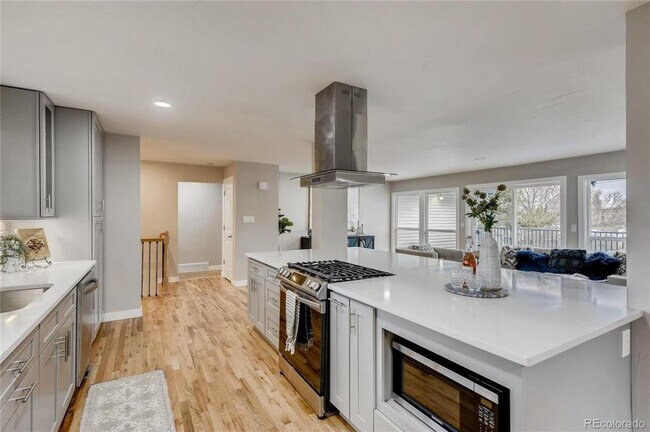 Building Photo - 6676 S Elmwood St