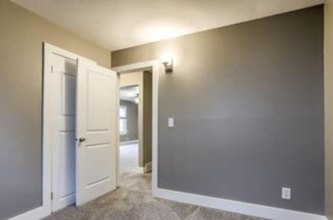 Building Photo - Spacious 2 Bedroom in La Vista!