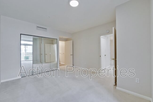 Building Photo - 550 Ortega Ave