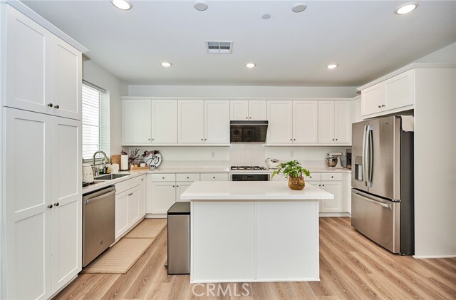 Building Photo - 8788 Newview Pl