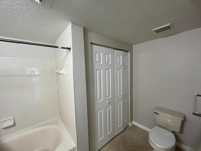 Building Photo - 1106 Belmont Ln