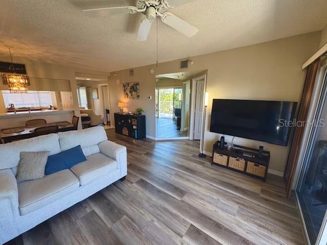 Building Photo - 6251 Shoreline Dr