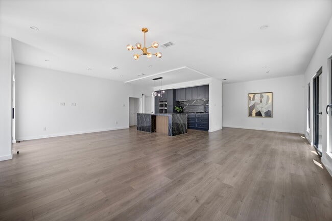 Building Photo - 2535 Exline St