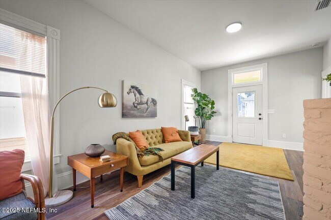 Building Photo - 1946 Redell St