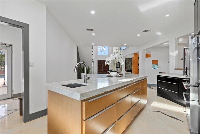 Building Photo - 30400 Highland Blvd