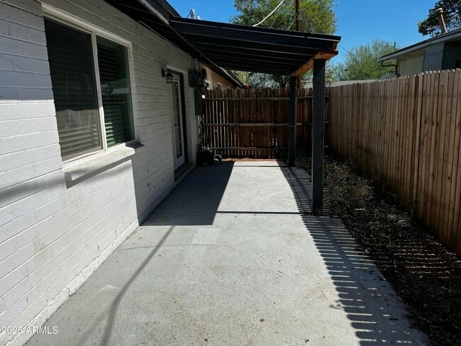Building Photo - 5027 N 16th Ave