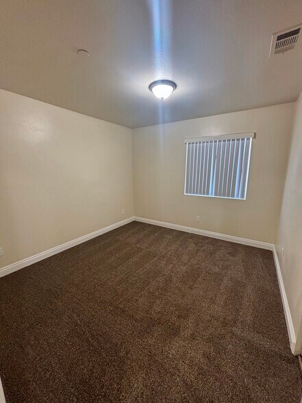 Building Photo - 836 W 76th St