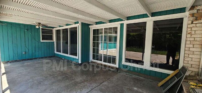 Building Photo - 1022 Delta Dr