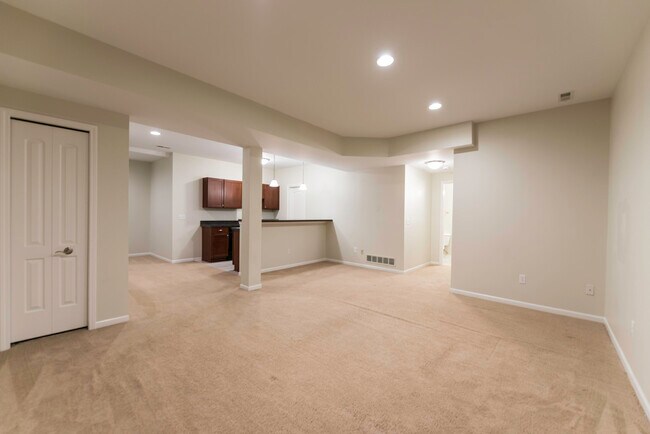 Building Photo - 2962 Hunley Dr