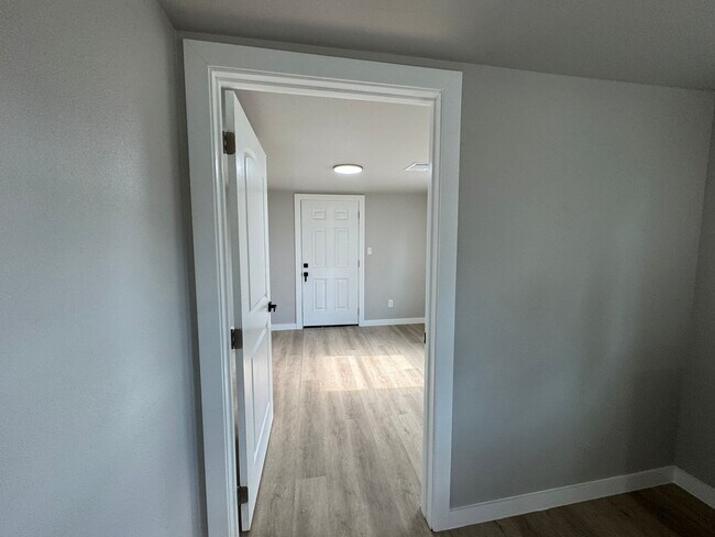 Building Photo - 3919 Elysian St
