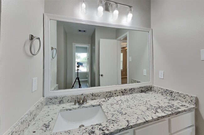 Building Photo - 3431 W Rainmill Dr