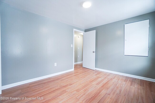 Building Photo - 1519 Meylert Ave