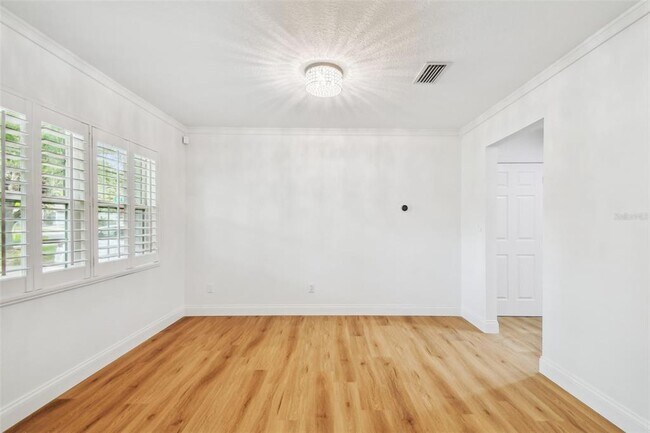 Building Photo - 4802 W Longfellow Ave