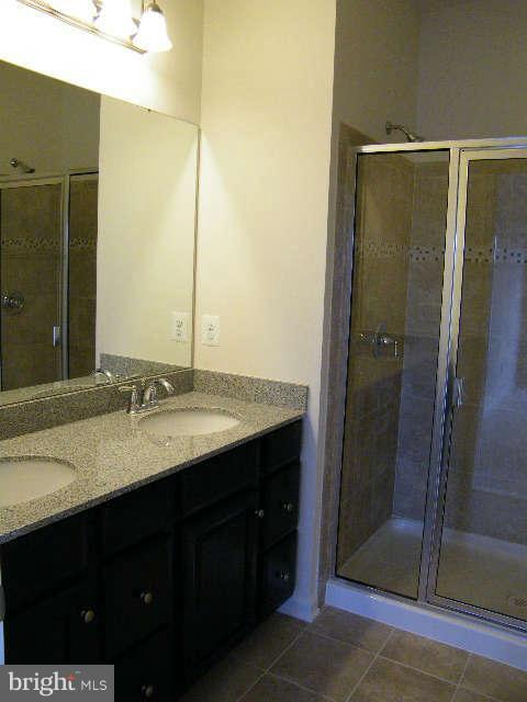 Building Photo - 42577 Burbank Terrace