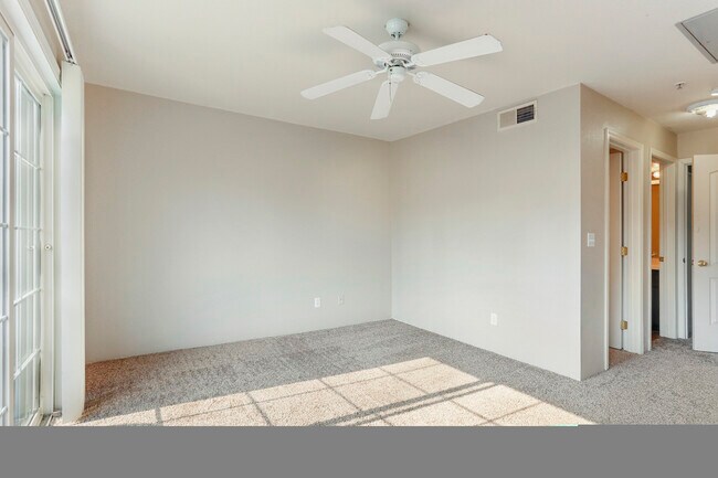 Building Photo - 3739 Black Eagle Dr