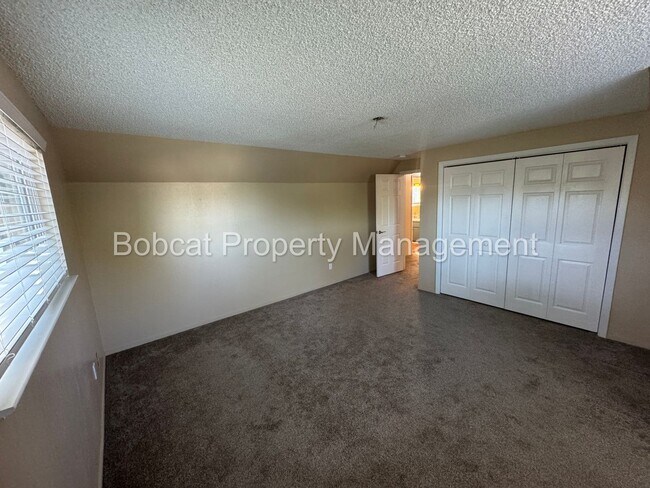 Building Photo - 20 Bodie Dr