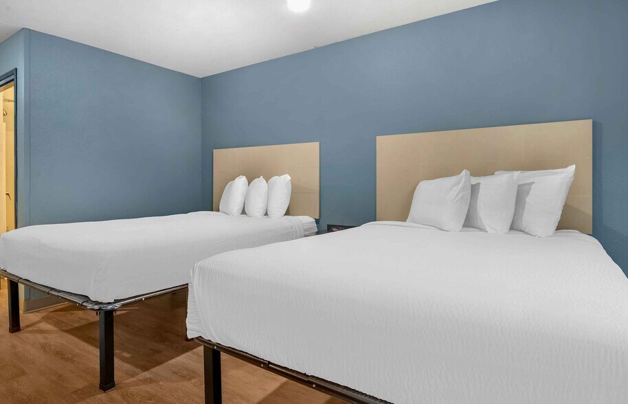 Building Photo - Furnished Studio-Indianapolis - West