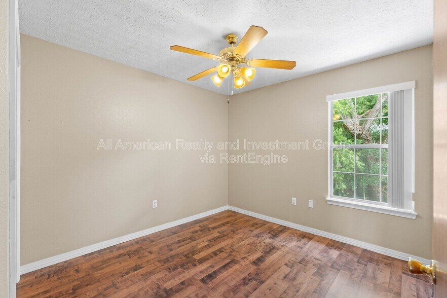 Building Photo - 1815 Pointed Leaf Ln