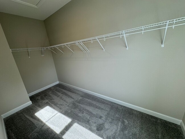 Building Photo - Townhouse for Rent in Preston Lake