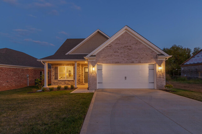 Primary Photo - 124 White Pine Ct