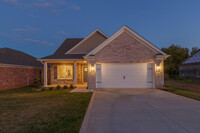 Building Photo - 124 White Pine Ct