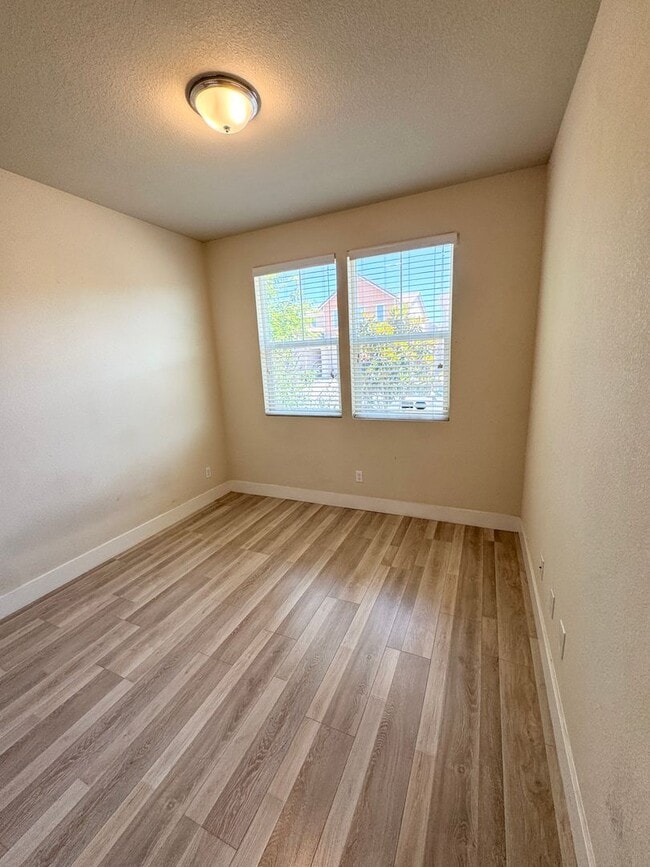 Building Photo - Resort-Style Living in Natomas Meadows | 4BD + Clubhouse & Pools SEE VIDEO