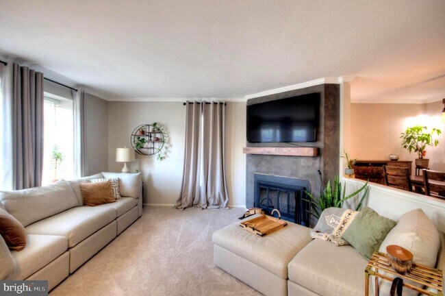 Building Photo - 708 Kings Croft Dr