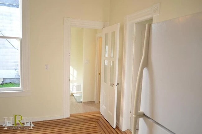 Building Photo - Location!! Charming 3 BR | 1.5 BA in the H...