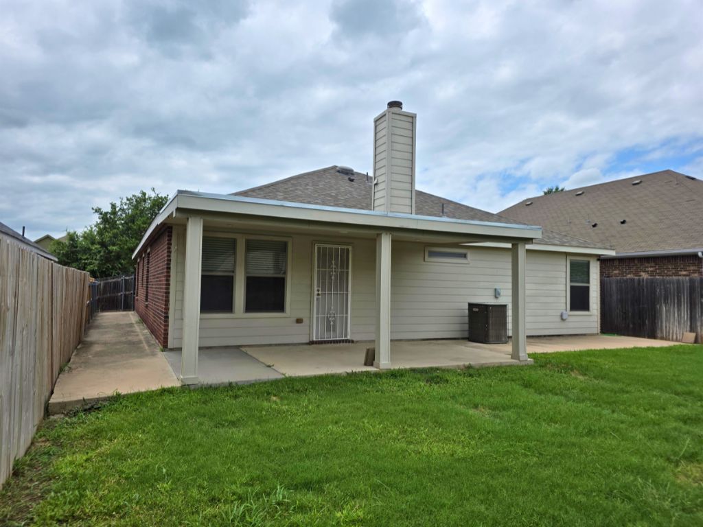 Building Photo - 6320 Spring Ranch Dr