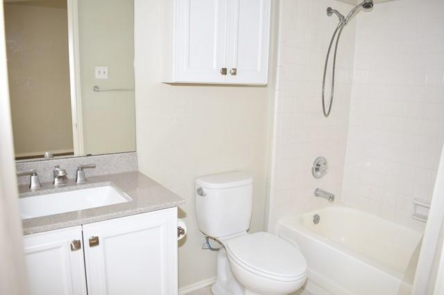 Building Photo - 2018 Cottage Oak Ln