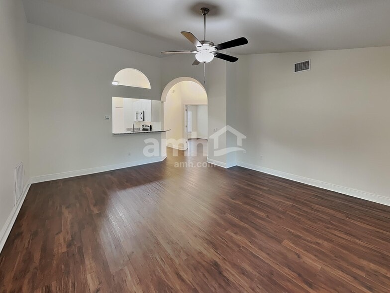 Building Photo - 3826 Bayshore Cir