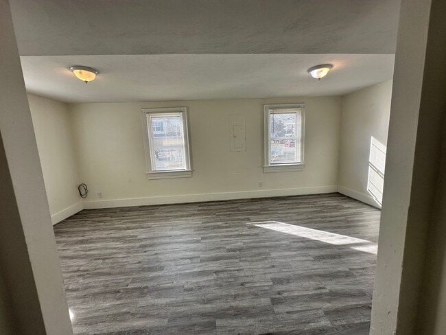 Building Photo - Three Bedroom Available Soon!