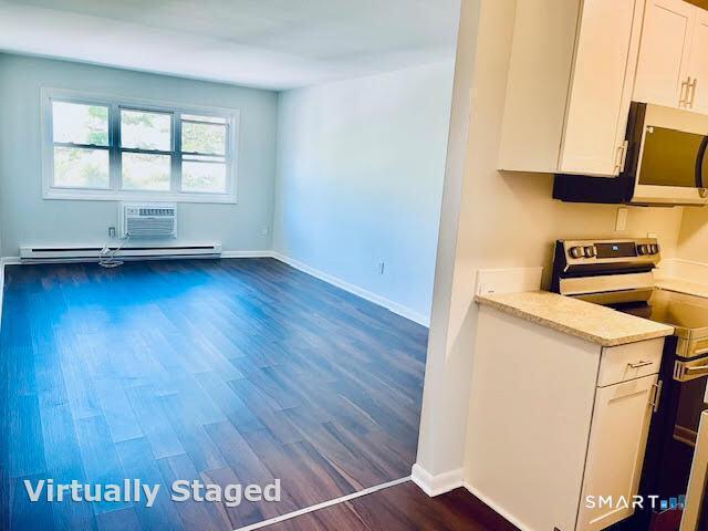 Building Photo - 45 Monroe St