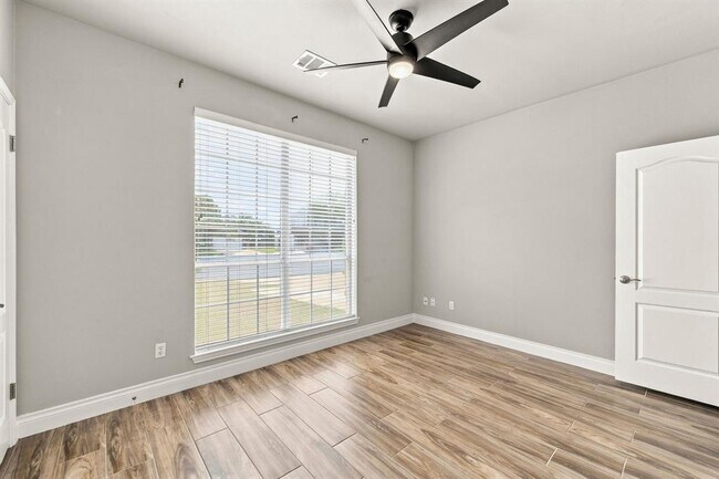 Building Photo - 1600 Viki Lynn Ct