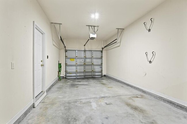 Building Photo - 3648 Billings St