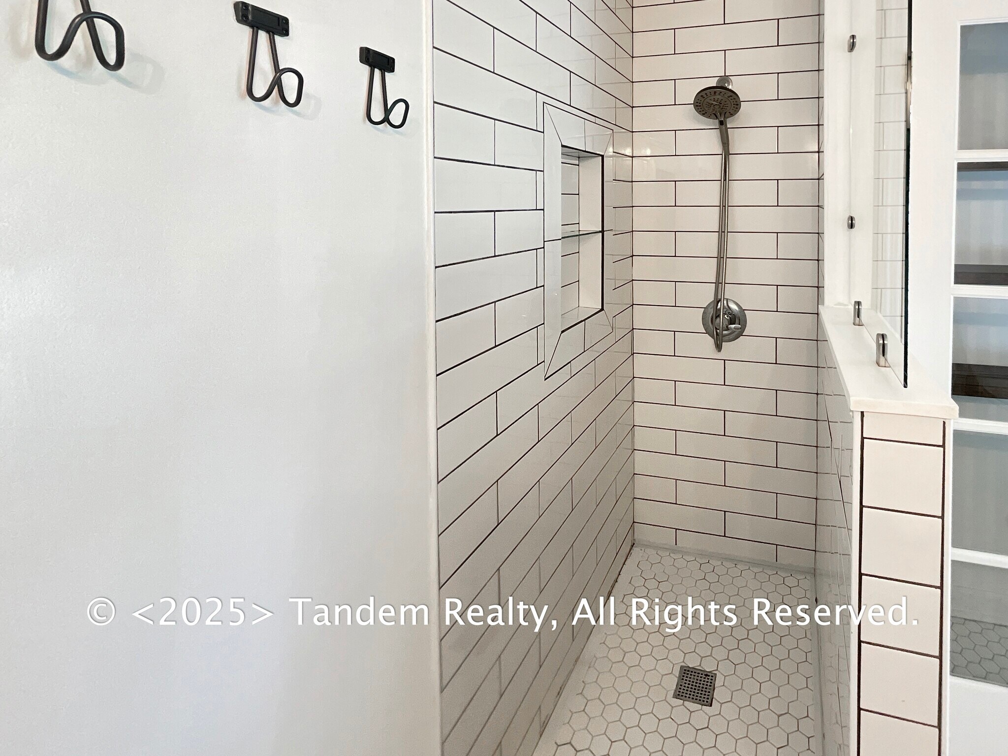 Building Photo - 401 Cleves St