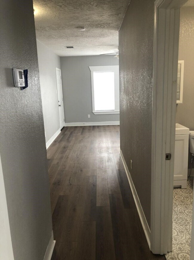 Building Photo - 220 Milby St