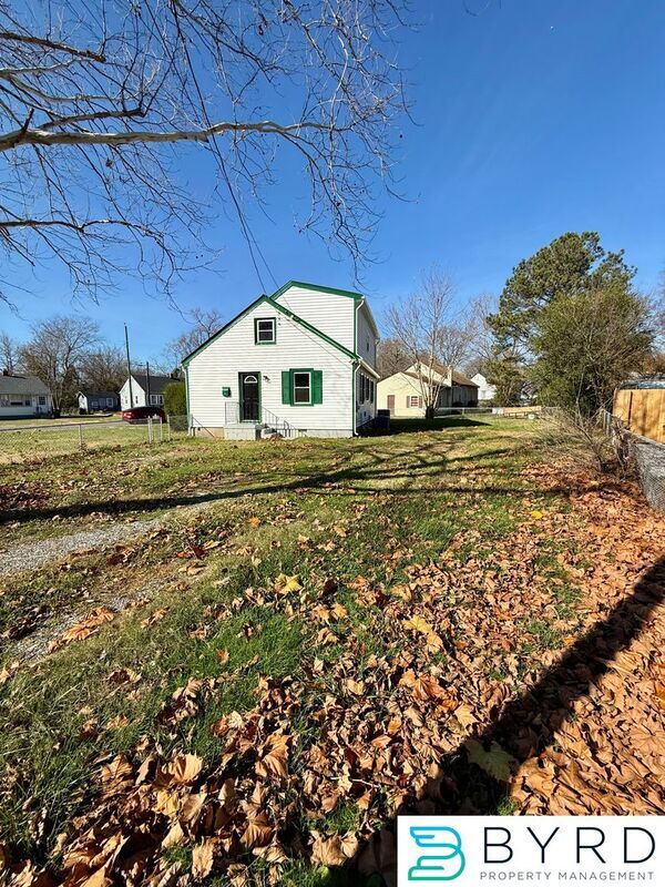 Building Photo - 5305 Lochaven Ave