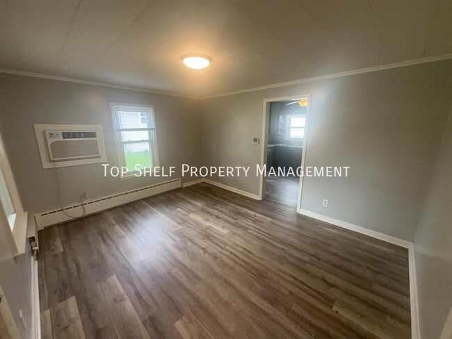 Building Photo - 1221 E 27th Ct