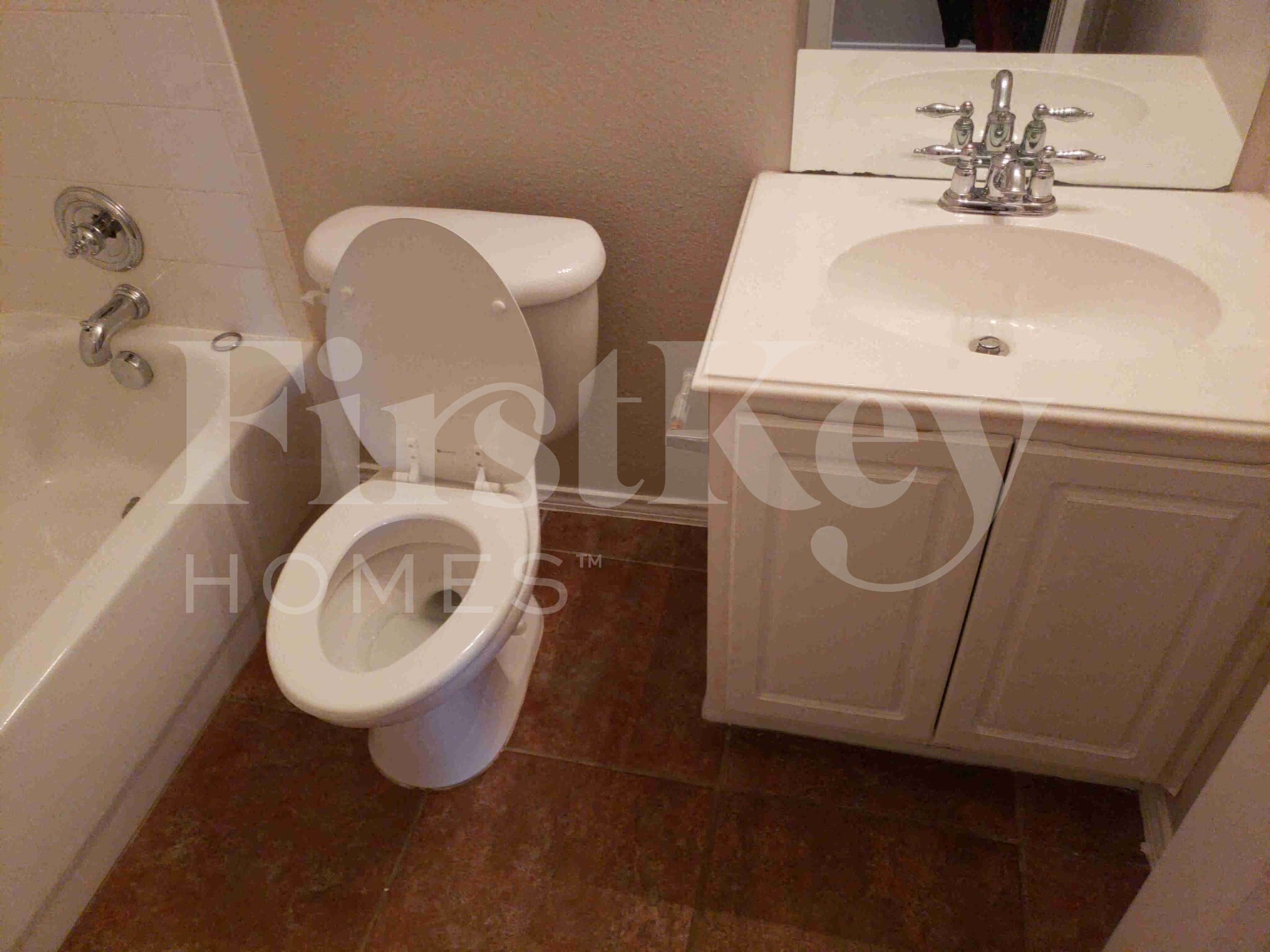 Building Photo - 707 Geary Dr