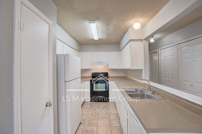 Building Photo - 7517 Oak Chase