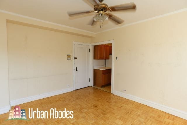 Building Photo - 717 W Belmont Ave