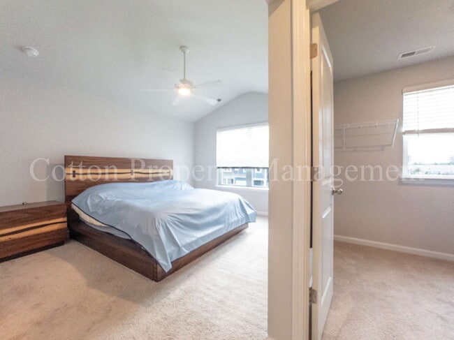 Building Photo - 7626 Knightbell Cir