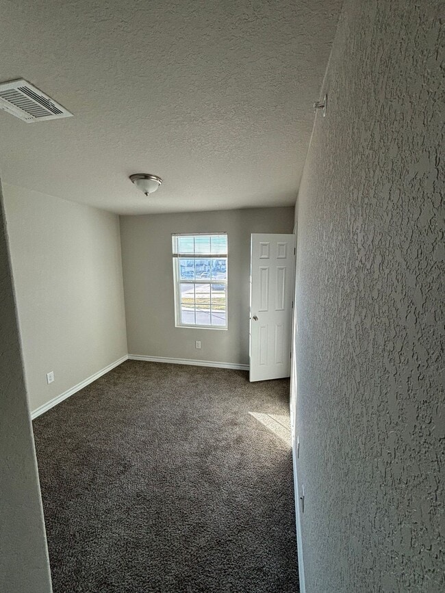 Building Photo - Your Perfect Townhome in NE San Antonio!