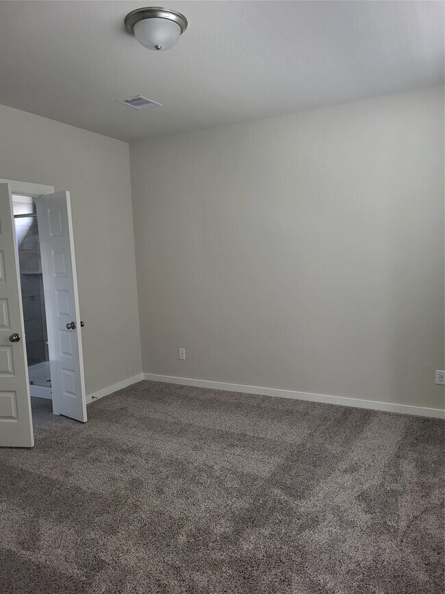 Building Photo - 5611 Madden Ln