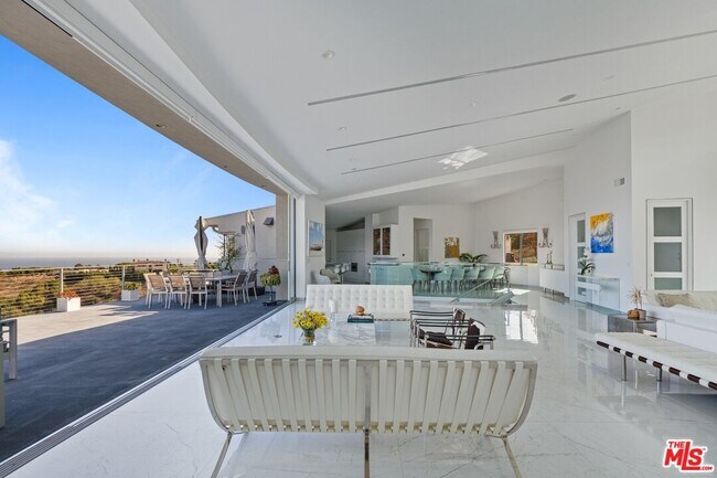 Building Photo - 28405 Via Acero