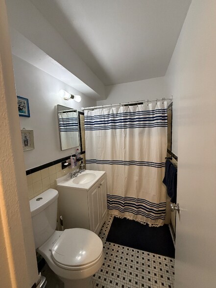 Building Photo - 2500 Q St NW