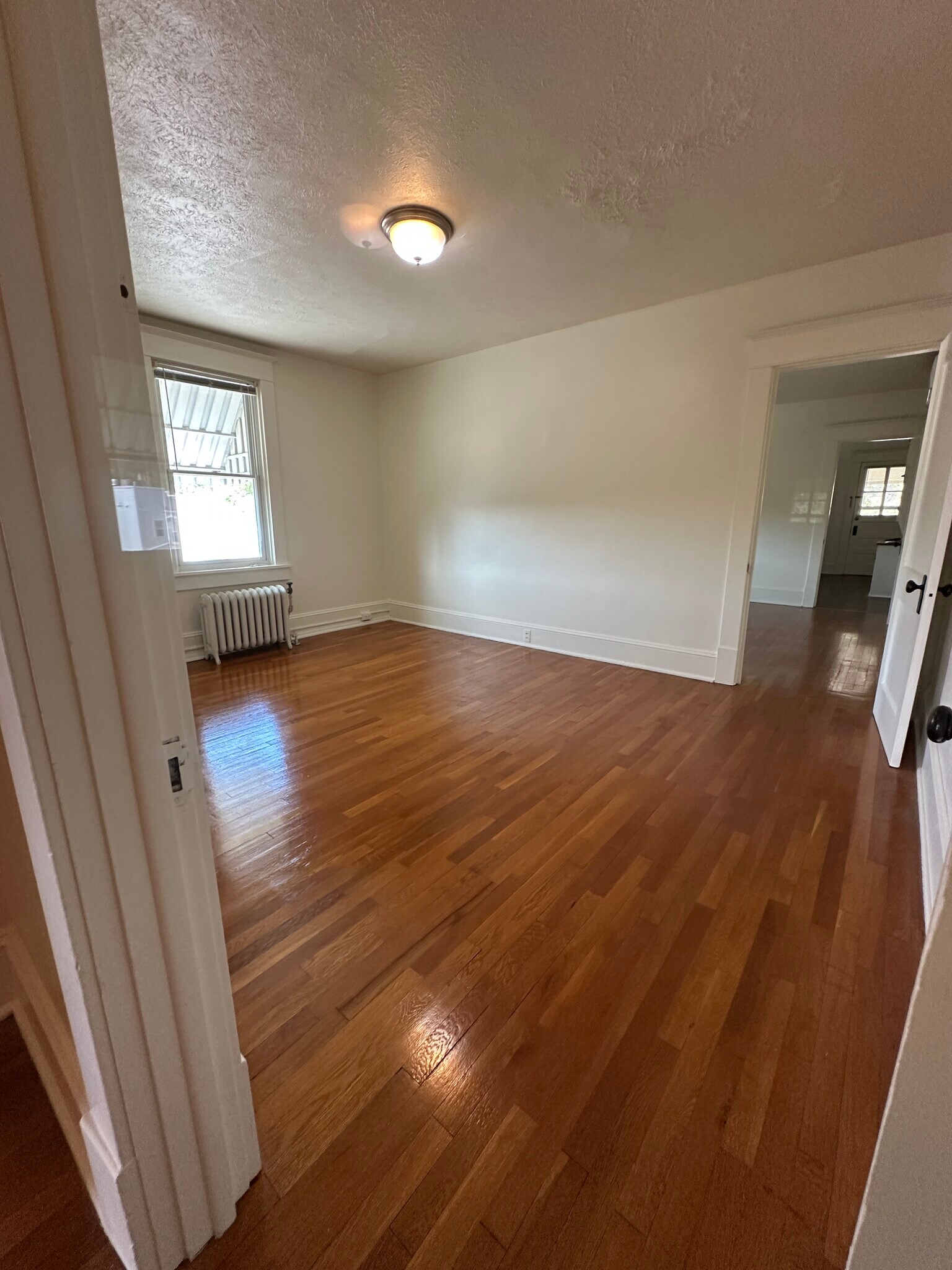 3rd room entrance off main entryway, approx 15'x11' - 21 N Braddock St